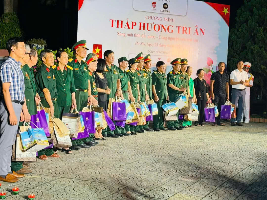 Thịnh vượng group thắp hương tri ân ngày 27.7
