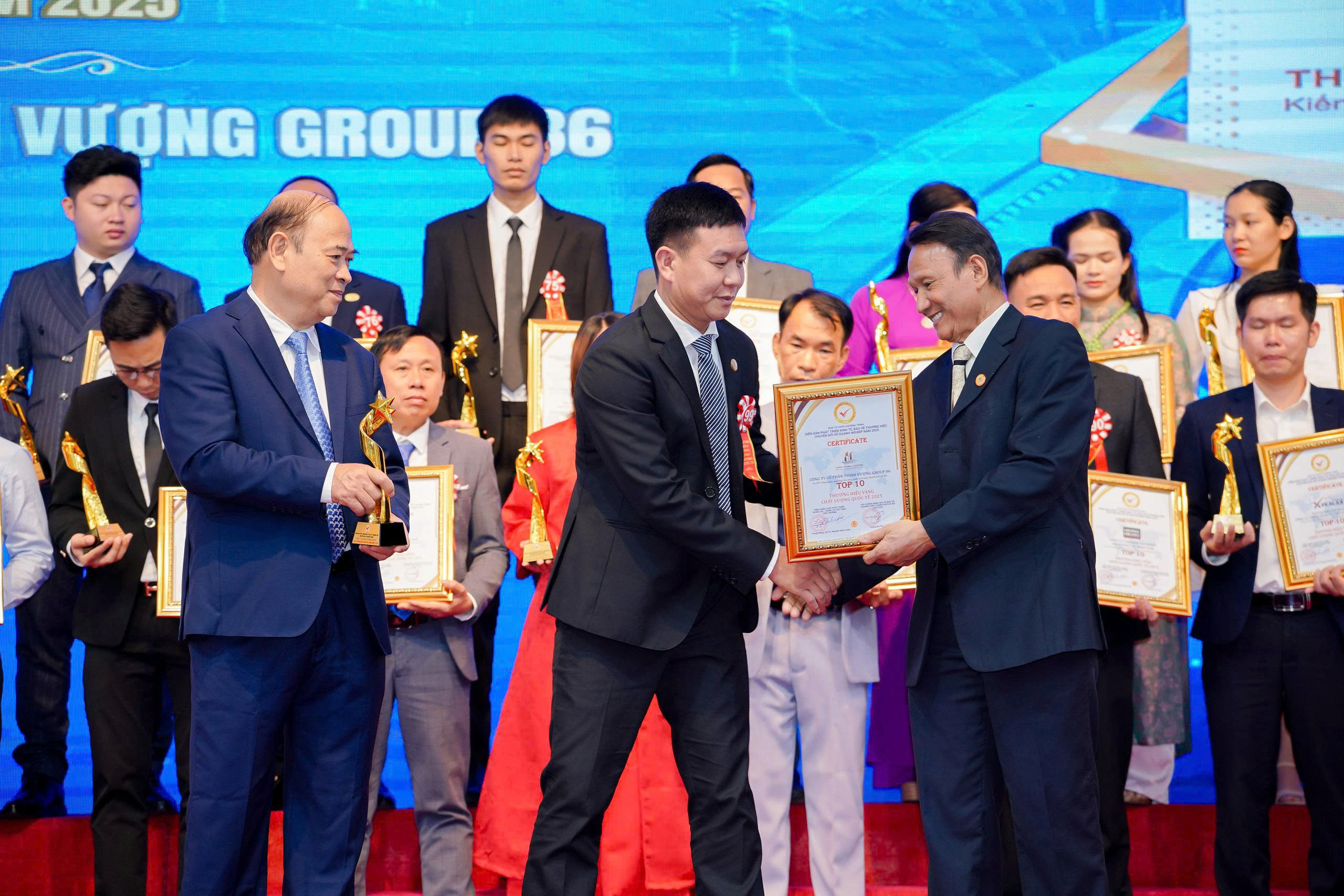 Công ty vinh dự được vinh danh top 10 thương hiệu Quốc Tế.